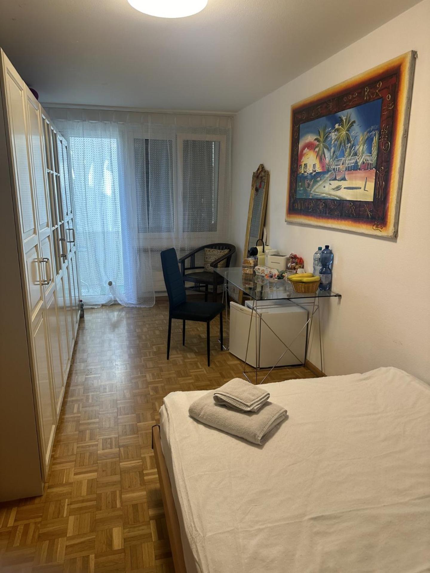 Schoenes Zimmer In Der City Basilea Esterno foto