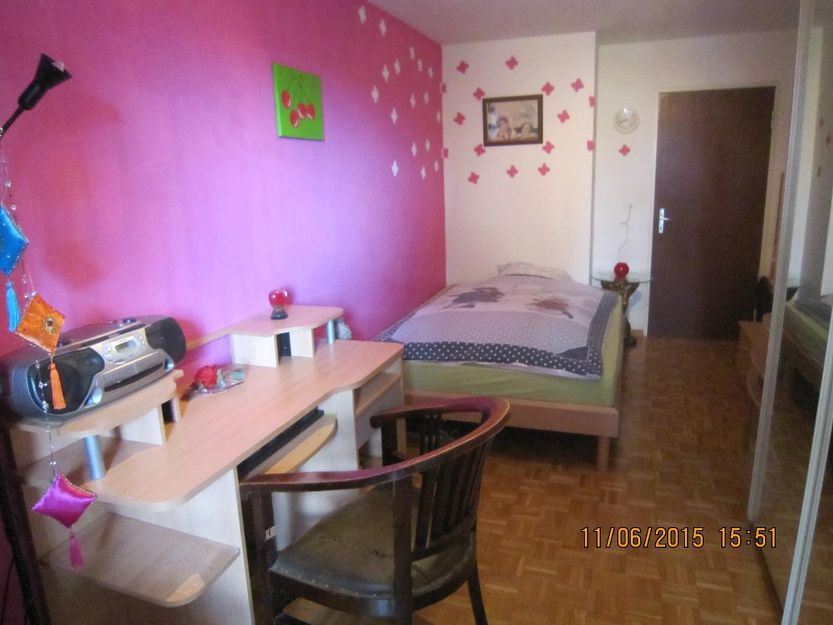 Schoenes Zimmer In Der City Basilea Esterno foto